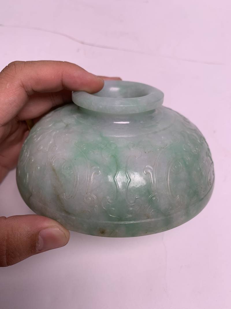 清 翡翠游环凤耳兽面纹盖炉（紫檀座） - 图3
