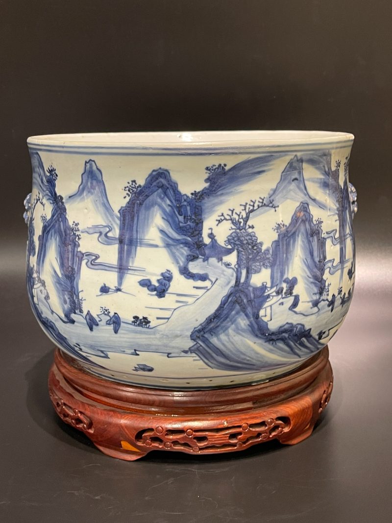 明天启 青花山水人物图铺首大炉 - 图2