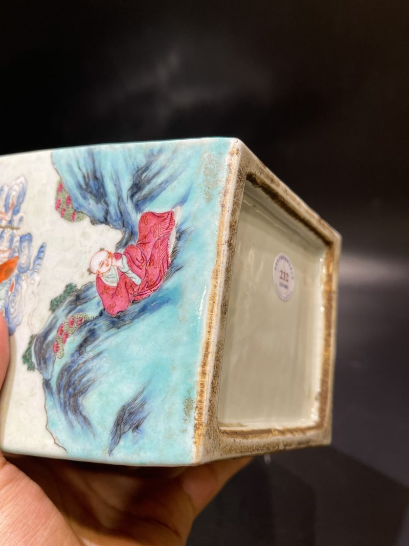 清同治 粉彩群仙祝寿图铺首方瓶 - 图15
