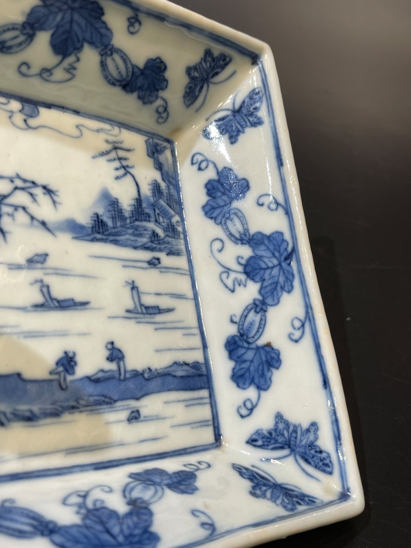 清嘉庆 青花山水人物图方盘 - 图5