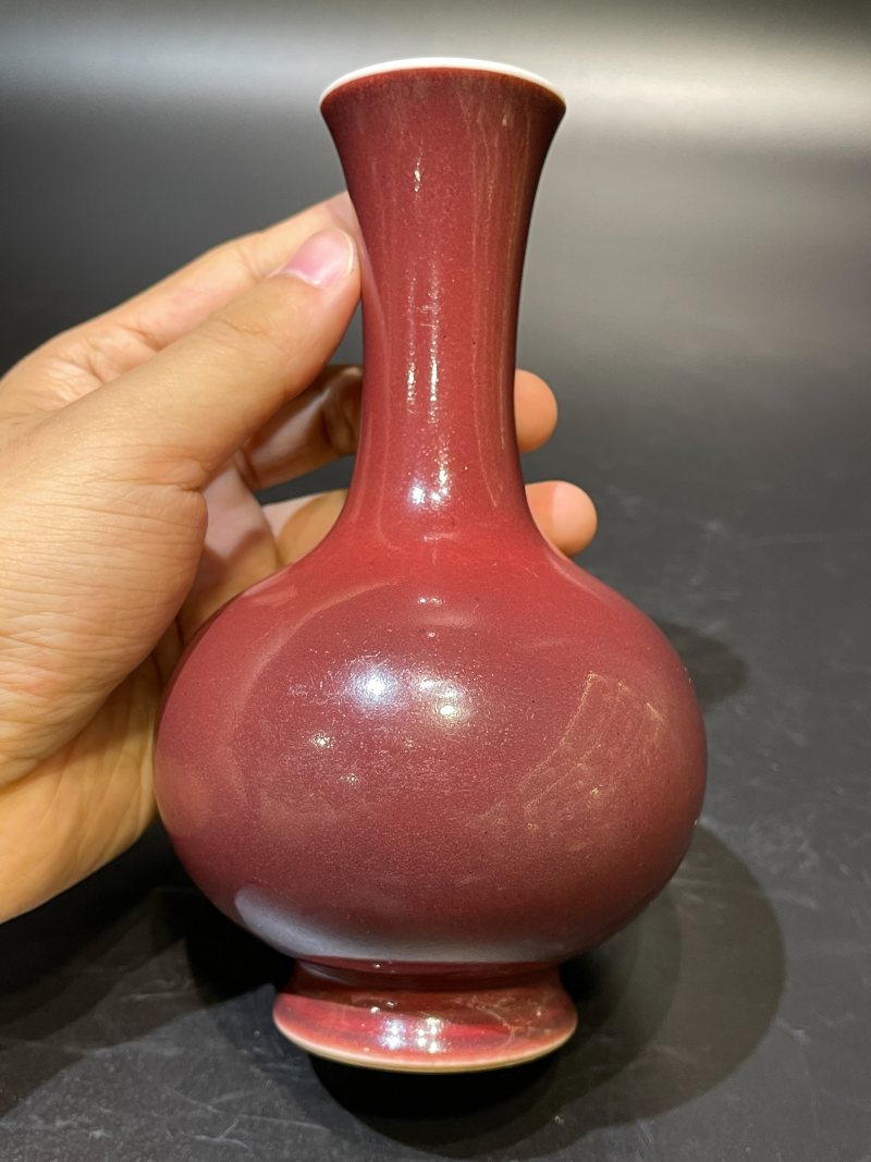 清乾隆 霁红釉小天球瓶 - 图4