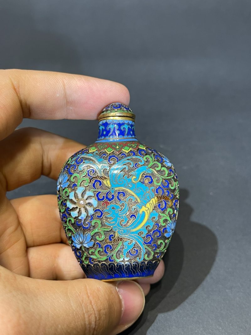 清乾隆 掐丝珐琅凤戏牡丹纹鼻烟壶 - 图6