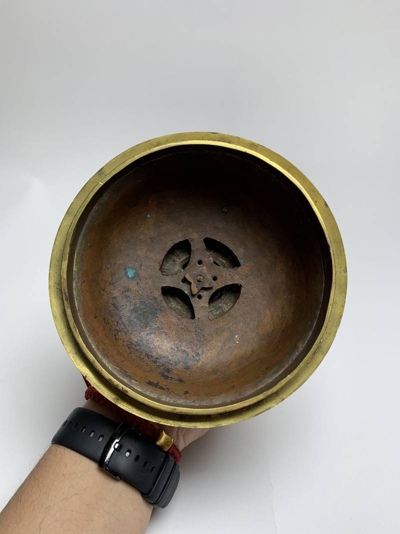 清乾隆 铜胎掐丝珐琅如意灵芝耳三足炉 - 图10