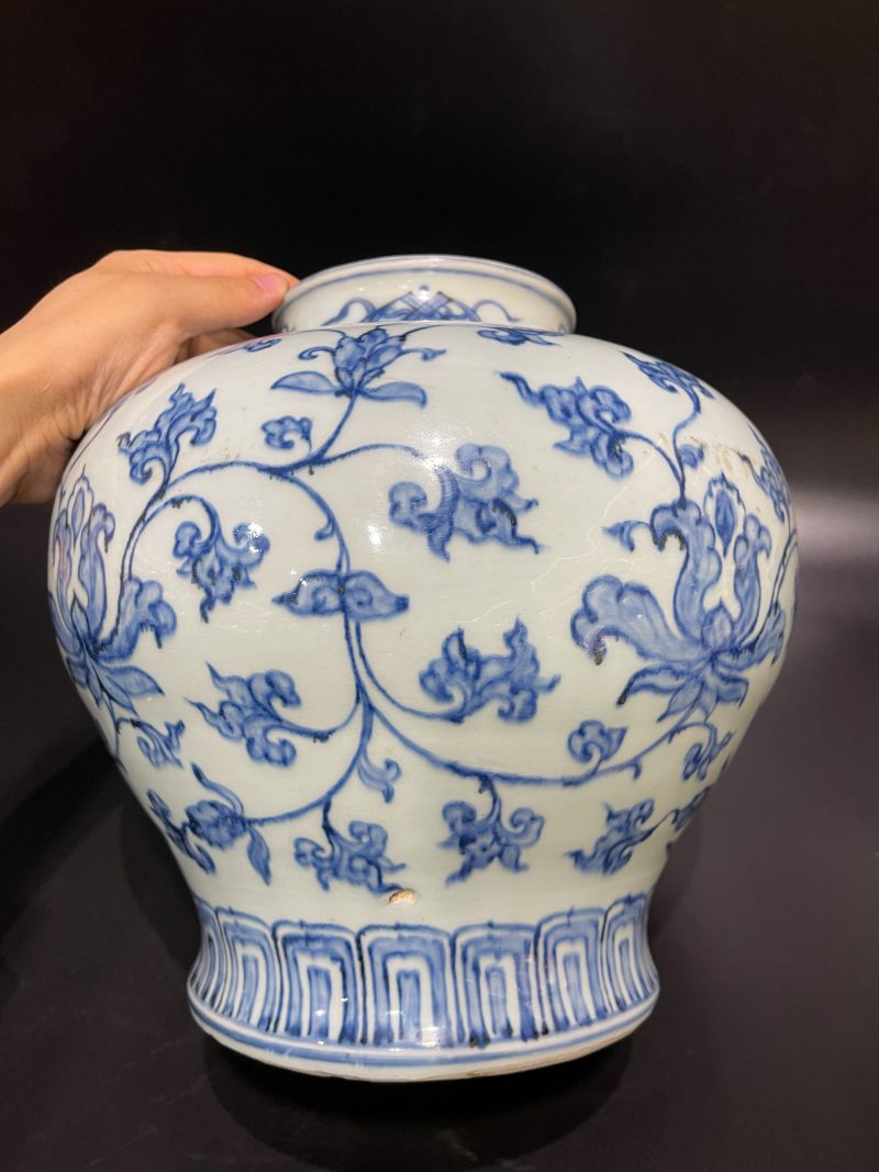 明成化 青花缠枝莲纹罐 - 图8