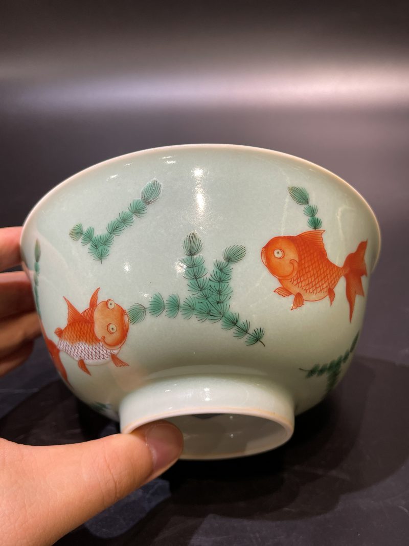 清道光 豆青釉粉彩鱼藻纹碗 - 图11