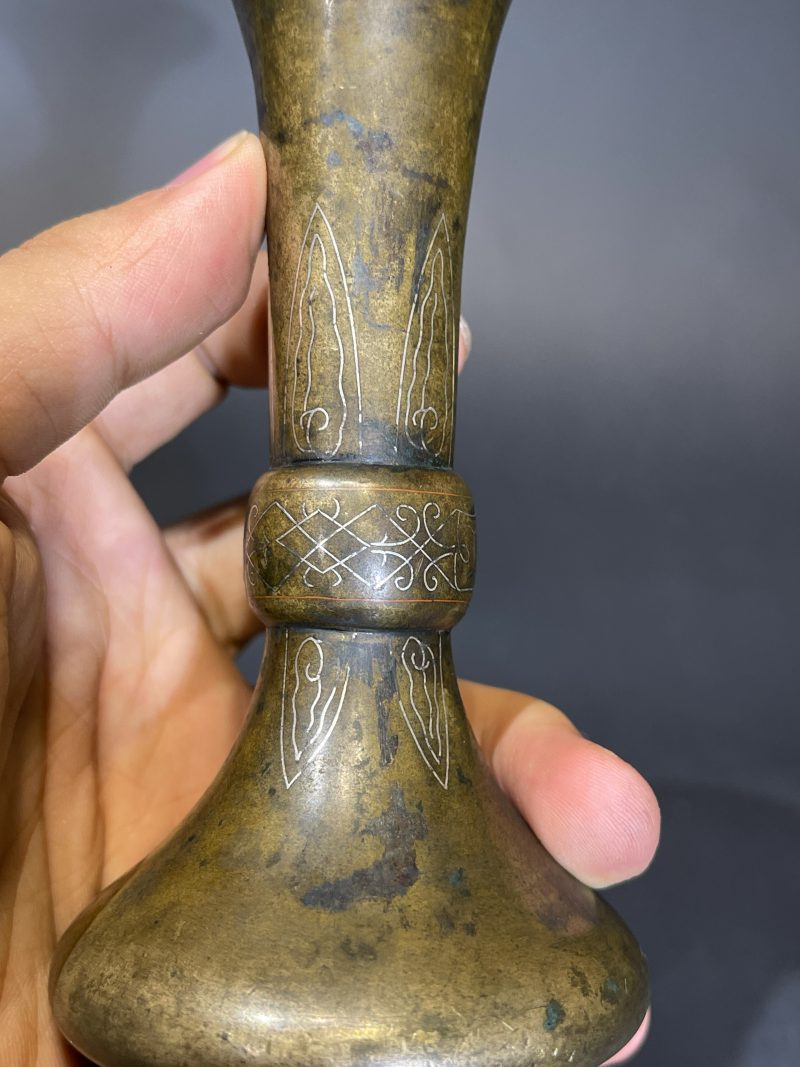 明 铜错银蕉叶纹花觚 - 图8