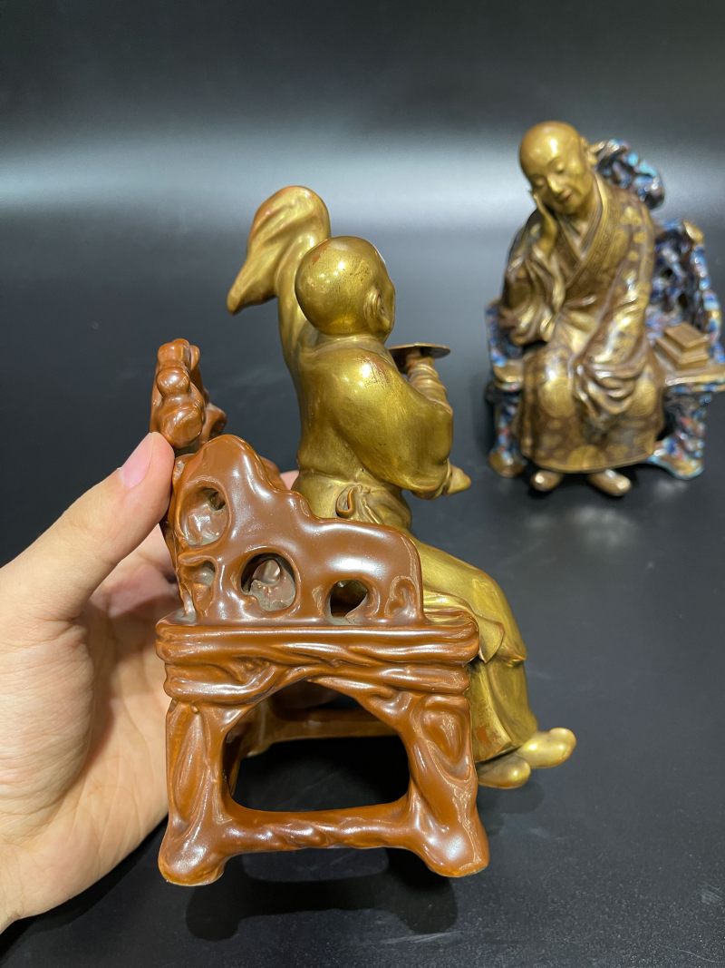 清乾隆 粉彩描金罗汉坐像一对 - 图10