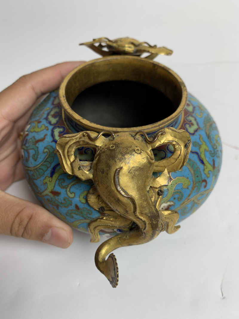 清乾隆 铜胎掐丝珐琅缠枝蕃莲纹连年有余罐 - 图7