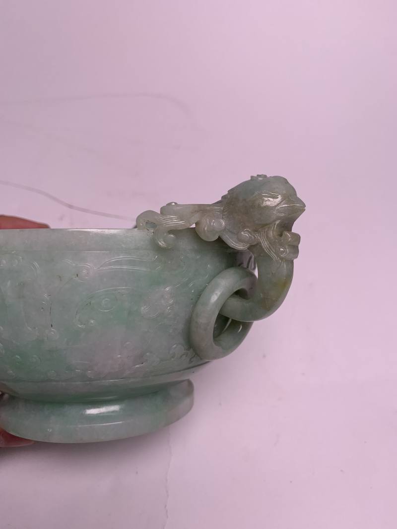 清 翡翠游环凤耳兽面纹盖炉（紫檀座） - 图12