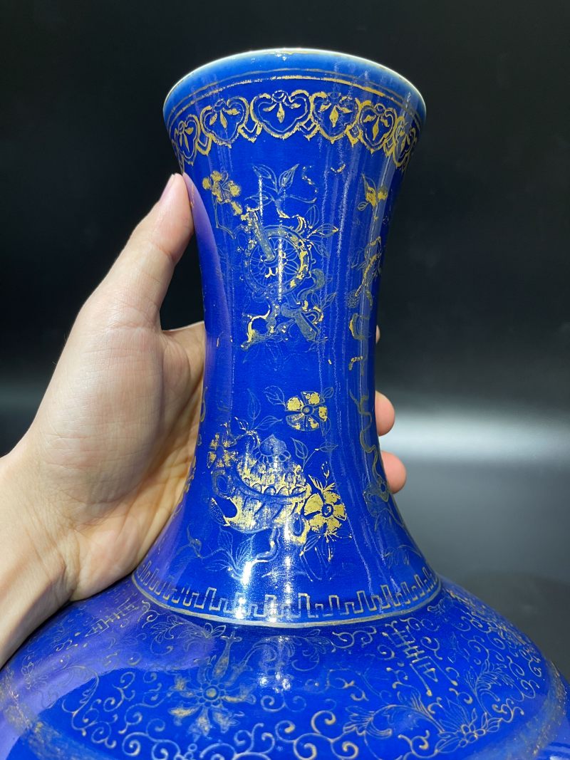 清光绪 霁蓝釉描金龙纹赏瓶 - 图10