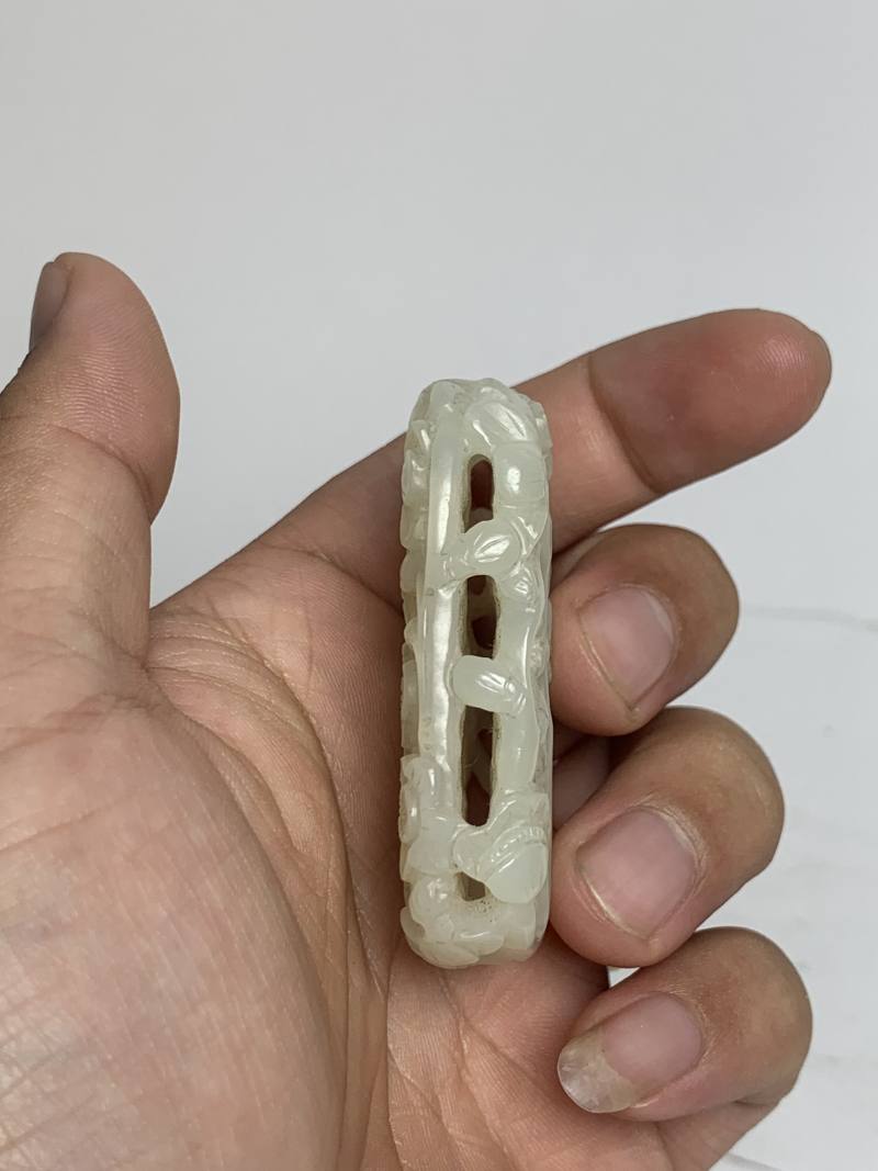 清 白玉镂雕喜上眉梢佩 - 图3