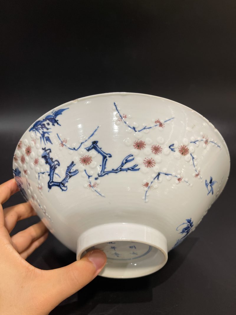 清康熙 青花釉里红堆白杏林春燕图斗笠大碗 - 图7