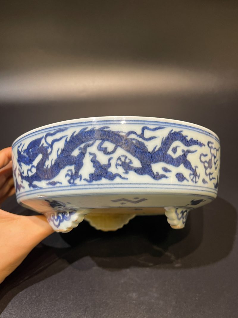 明隆庆 青花龙纹三足大洗 - 图5