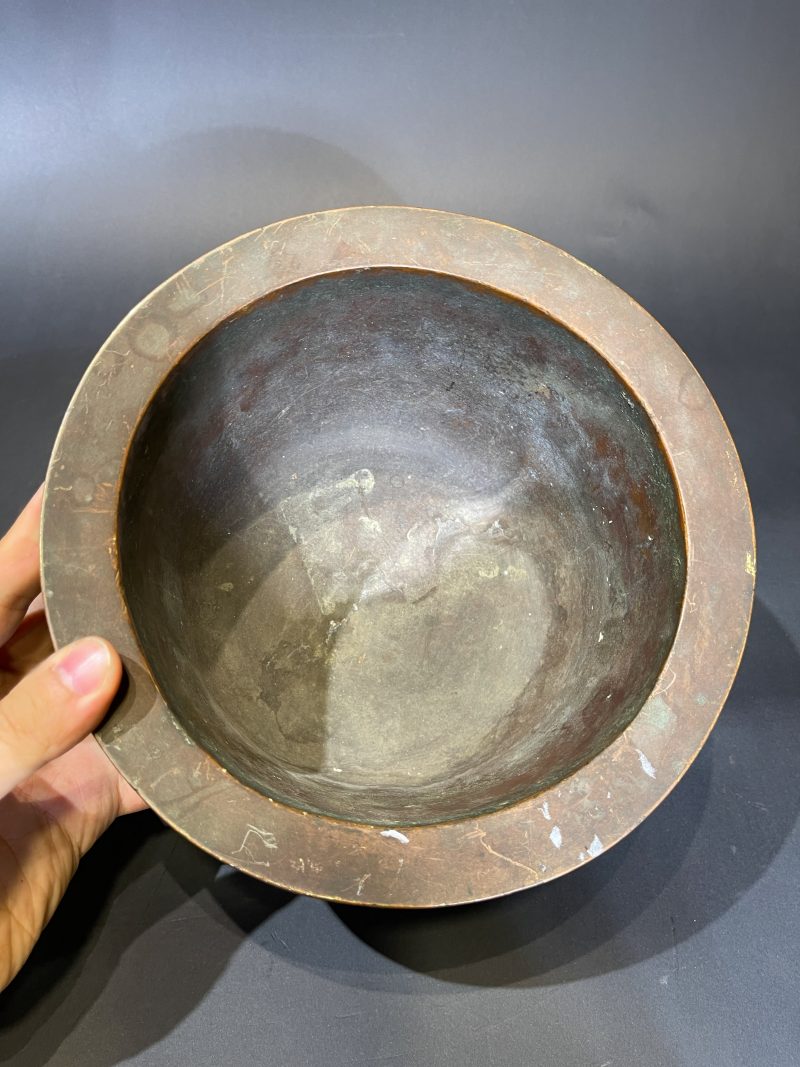 清 铜双龙赶珠纹花盆一对 - 图13