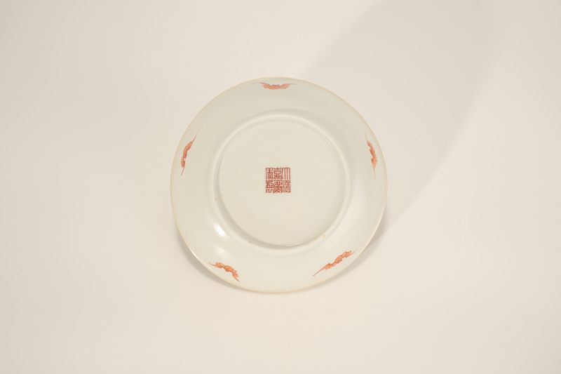 Lot844 清嘉庆 粉彩花卉纹盘 - 图5
