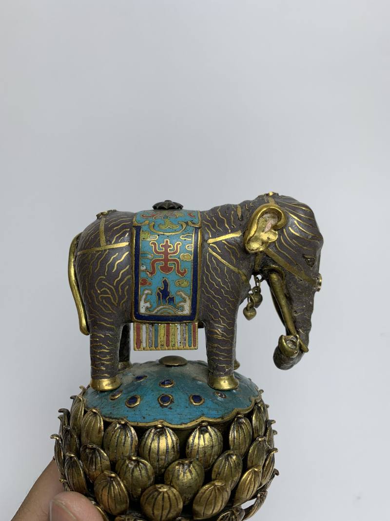 清乾隆 铜胎掐丝珐琅七珍象宝供器 - 图3