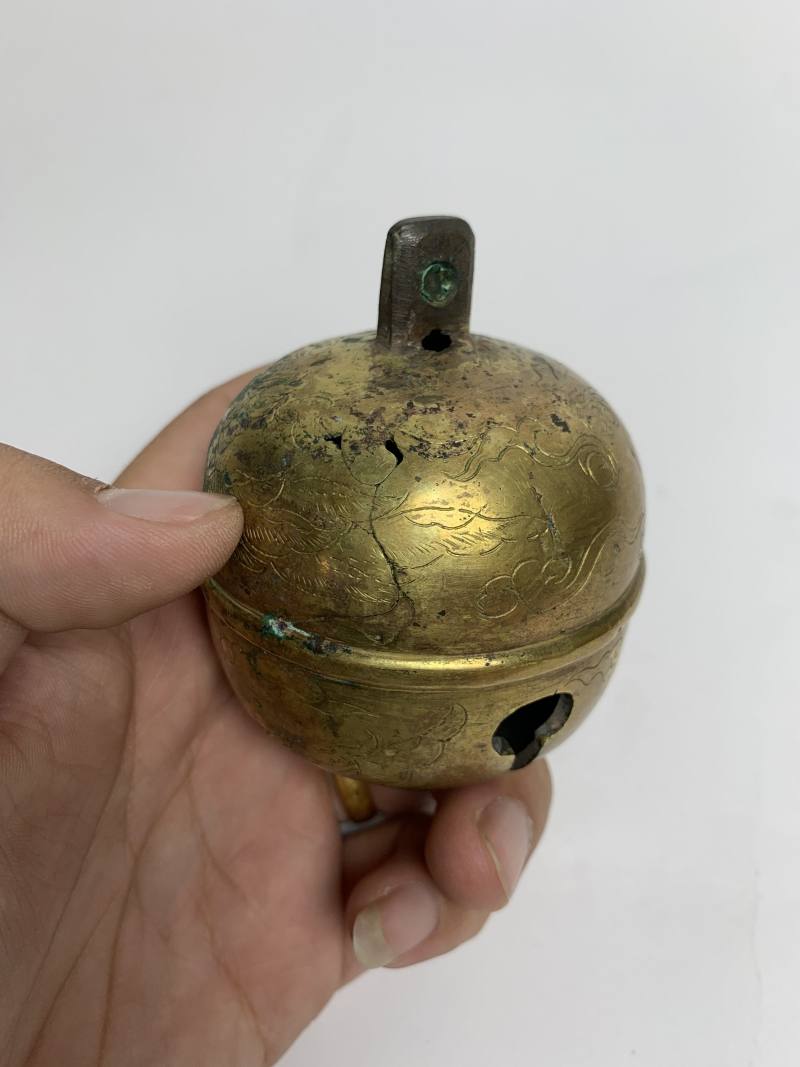 明 铜鎏金錾刻凤鸟纹马铃一对 - 图6