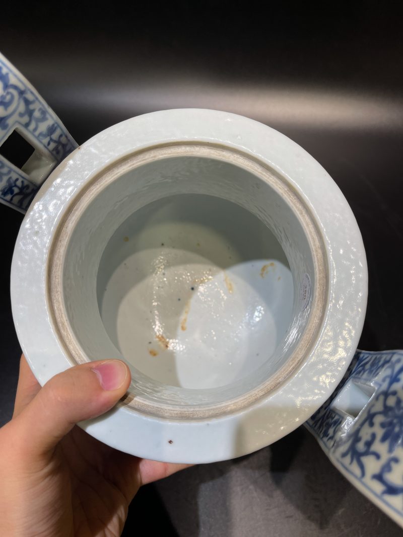 清 青花莲托八宝纹朝冠耳炉 - 图15