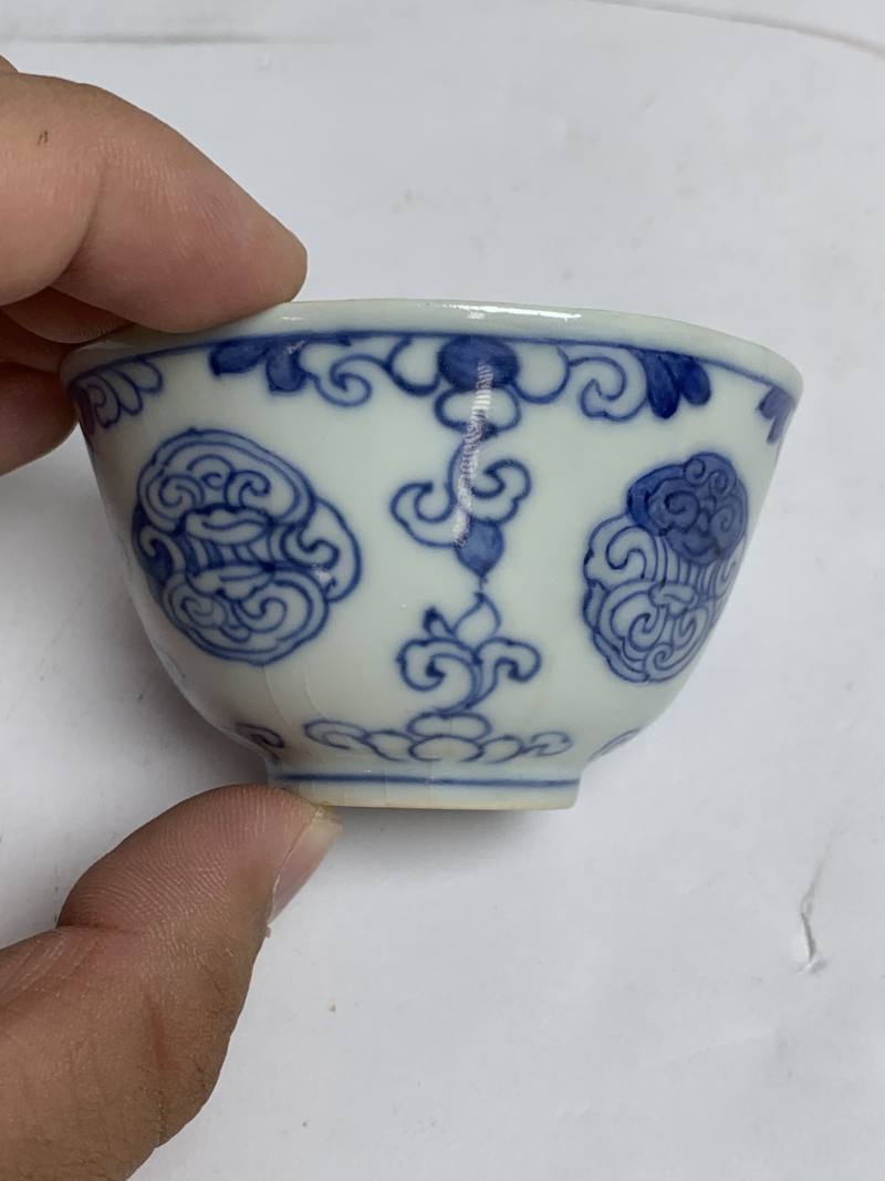 明成化 青花灵芝纹杯 - 图5