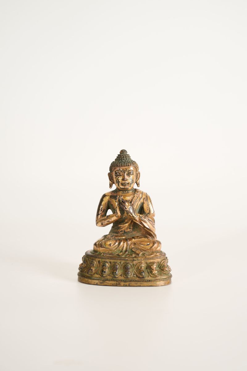 Lot916 明 铜鎏金释迦牟尼说法像 - 图2