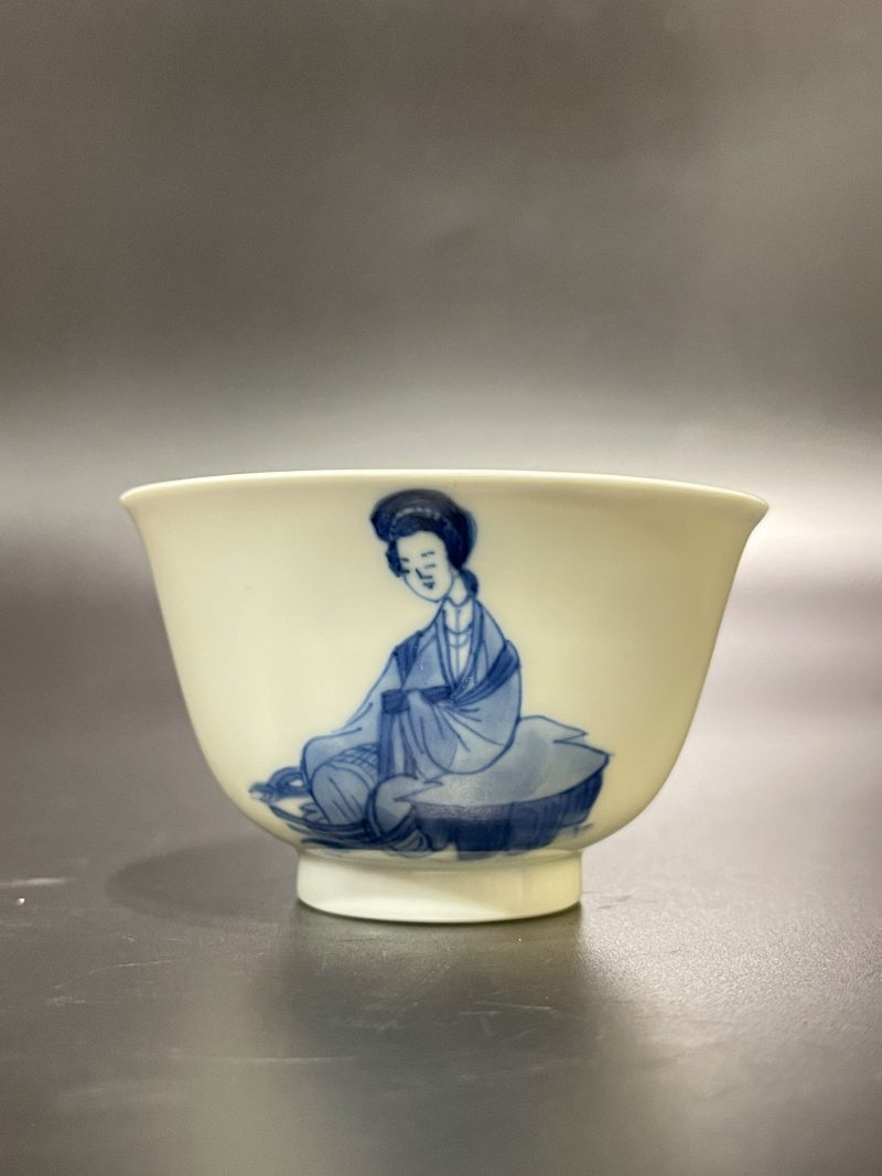 清康熙 青花三娘教子图杯 - 图2
