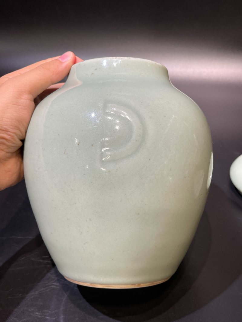 清道光 豆青釉月牙盖罐 - 图3