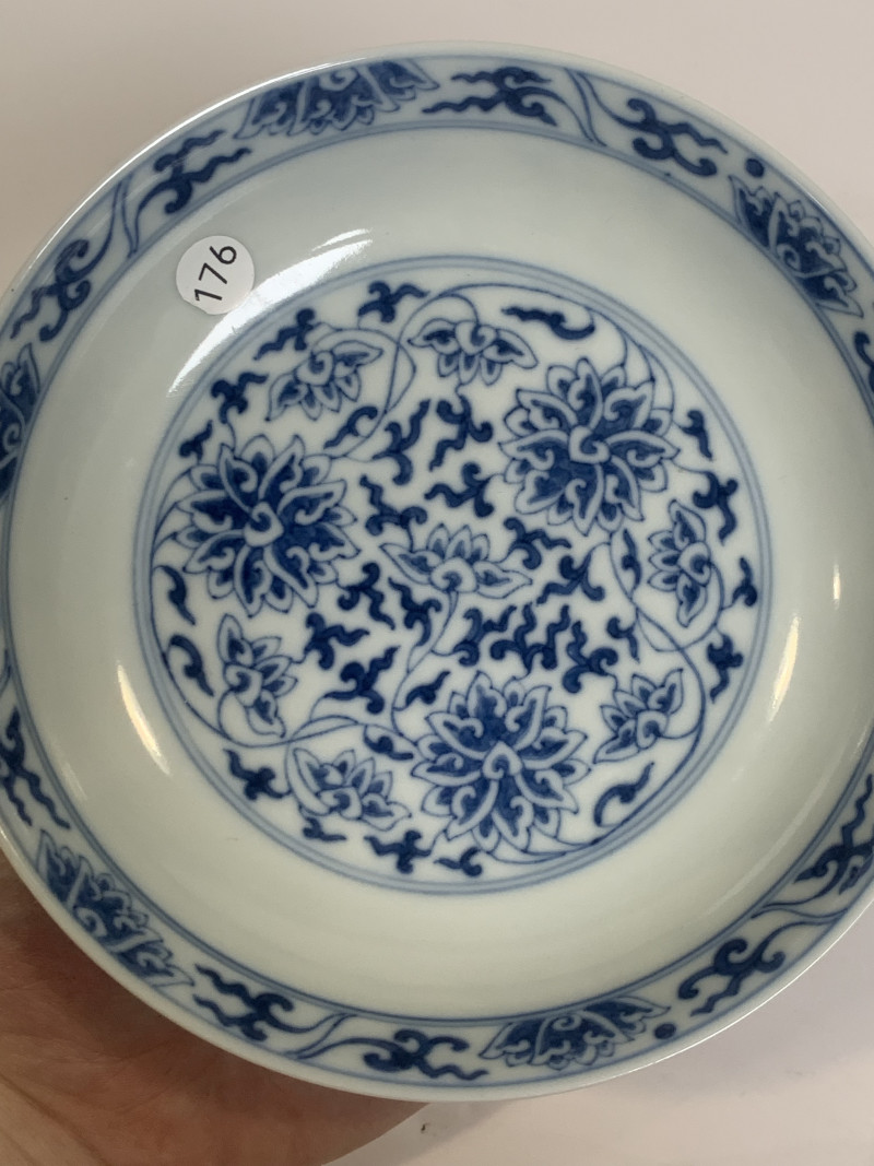 清道光 青花缠枝蕃莲纹盘 - 图3