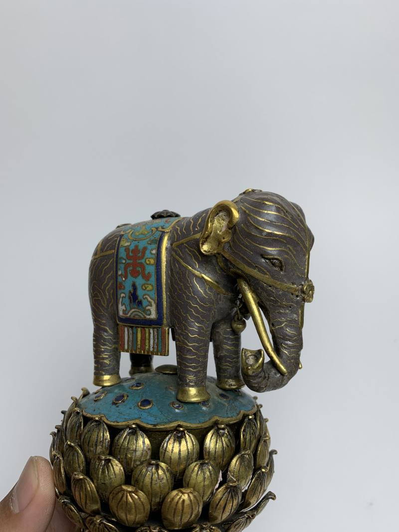 清乾隆 铜胎掐丝珐琅七珍象宝供器 - 图4