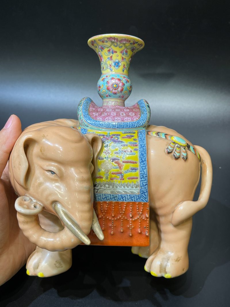 清 粉彩太平有象摆件 - 图3