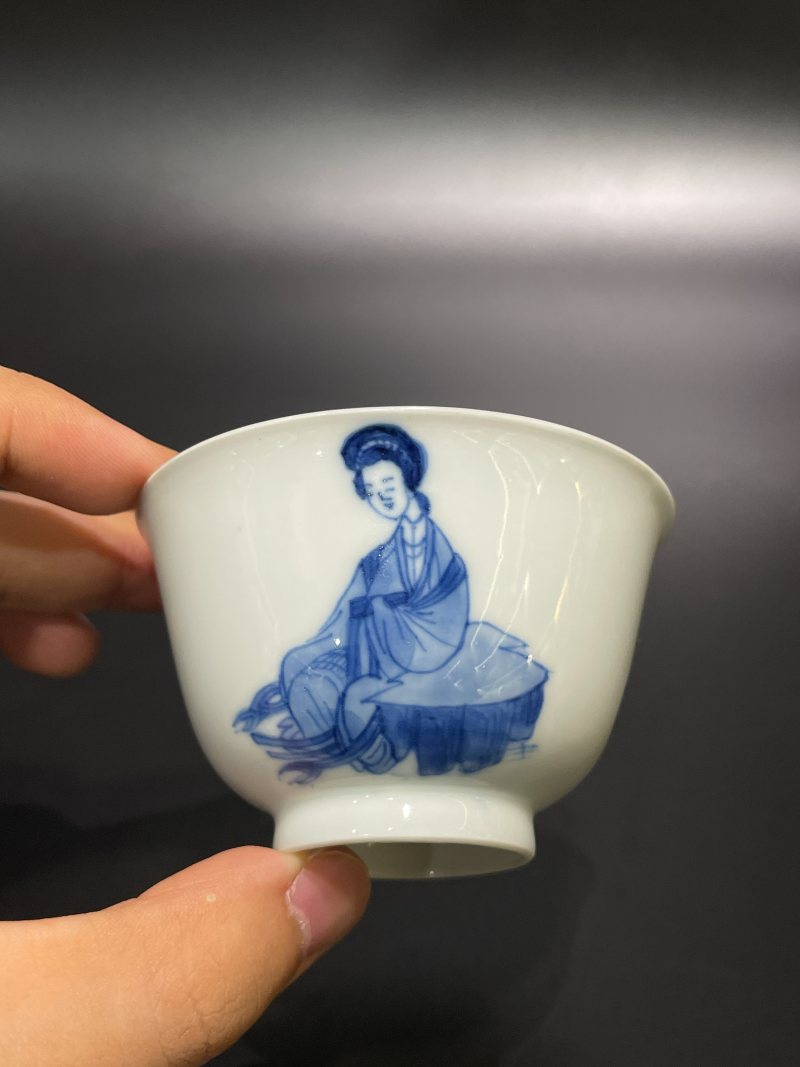 清康熙 青花三娘教子图杯 - 图3