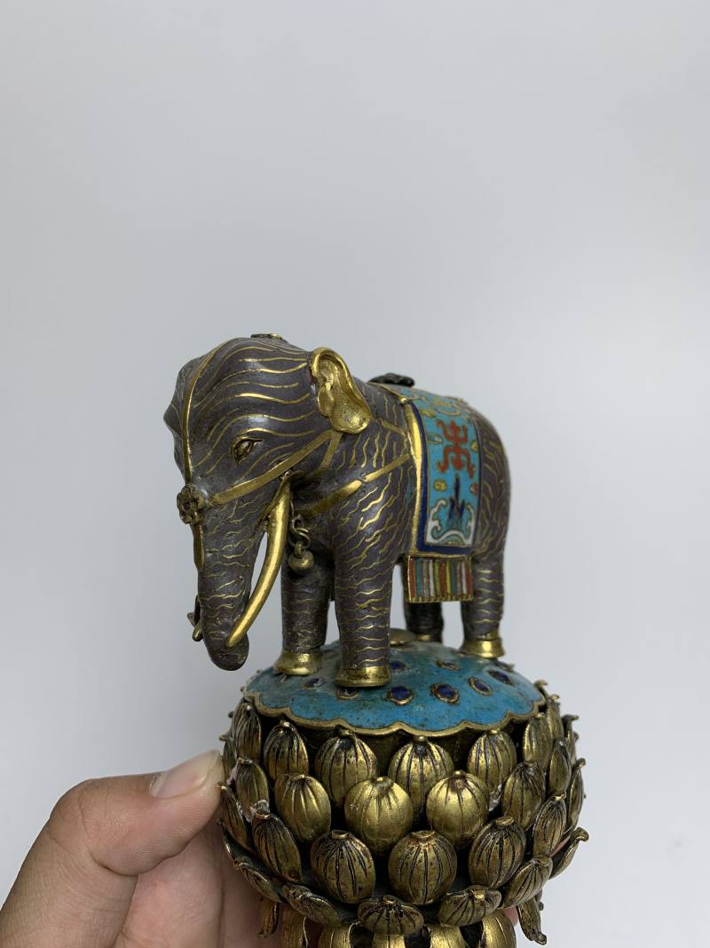 清乾隆 铜胎掐丝珐琅七珍象宝供器 - 图5