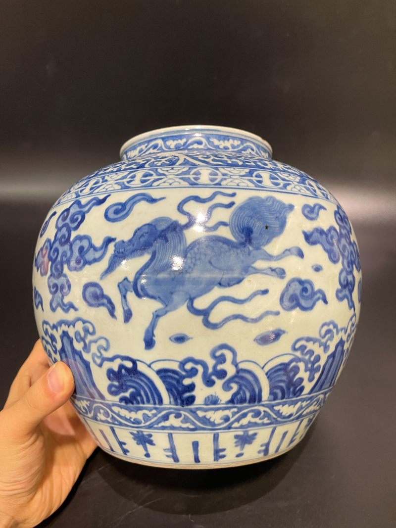 明万历 青花江崖海水瑞兽纹罐 - 图9