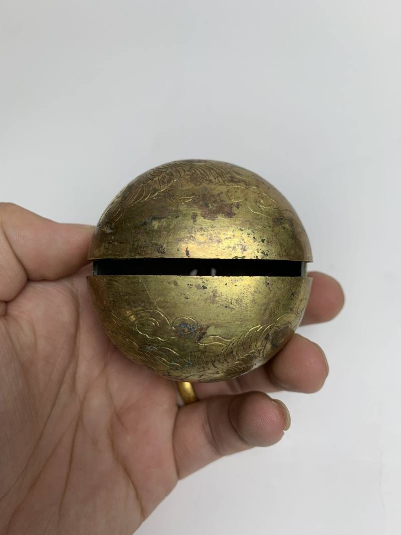 明 铜鎏金錾刻凤鸟纹马铃一对 - 图9