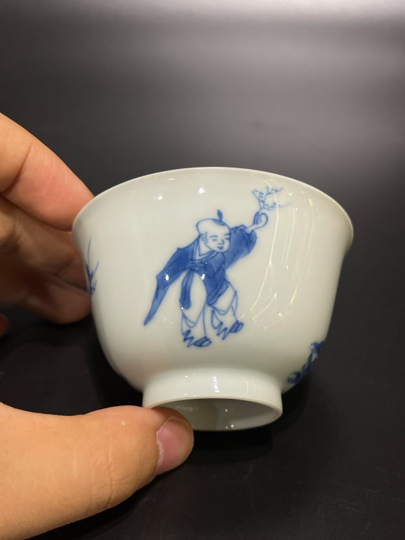 清康熙 青花三娘教子图杯 - 图5