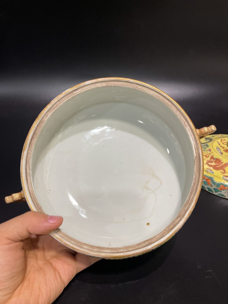 清光绪 黄地粉彩龙纹三足鼎式炉 - 图12
