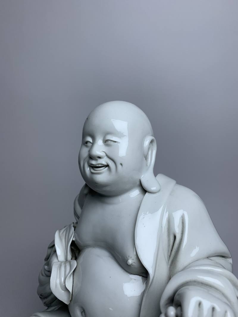 清 德化窑弥勒坐像（带木座） - 图5