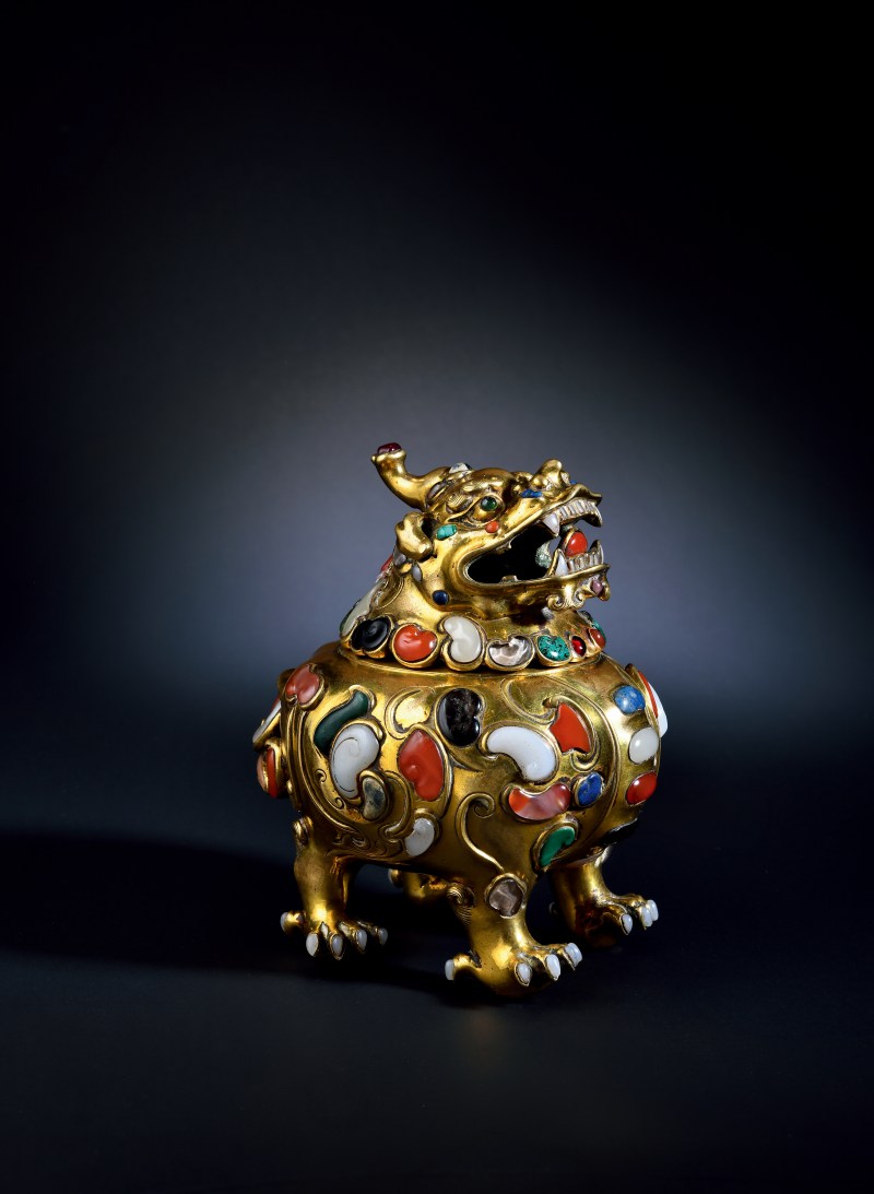 清乾隆 铜鎏金嵌百宝甪端香熏 - 图2