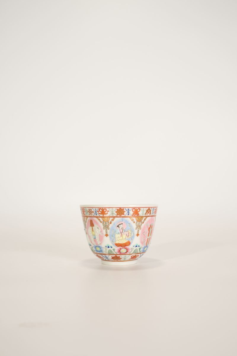 Lot845 清道光 粉彩八宝莲纹杯 - 图3