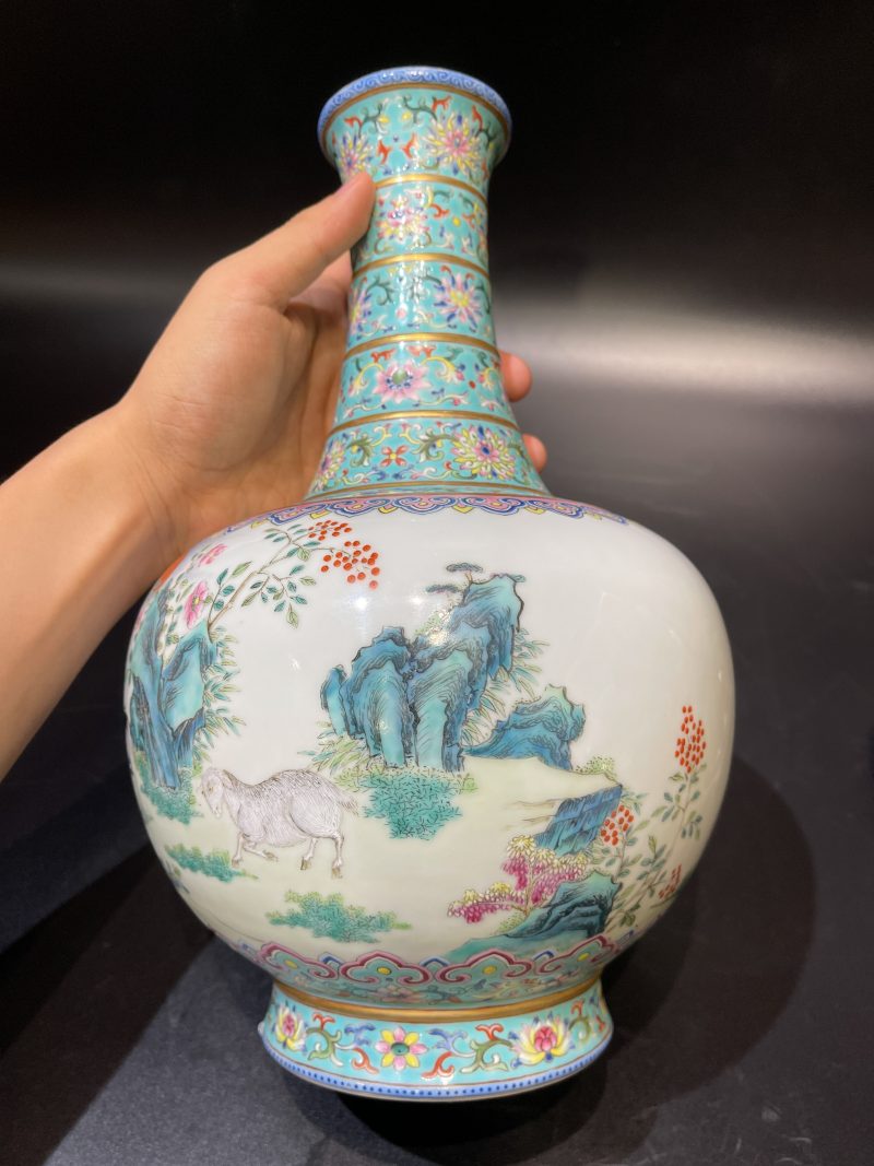 清嘉庆 翡翠地洋彩三羊开泰尊 - 图9