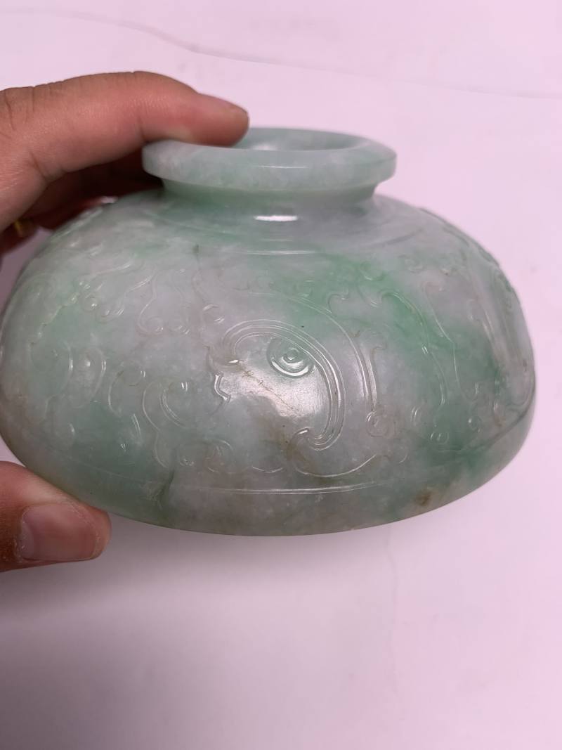 清 翡翠游环凤耳兽面纹盖炉（紫檀座） - 图4