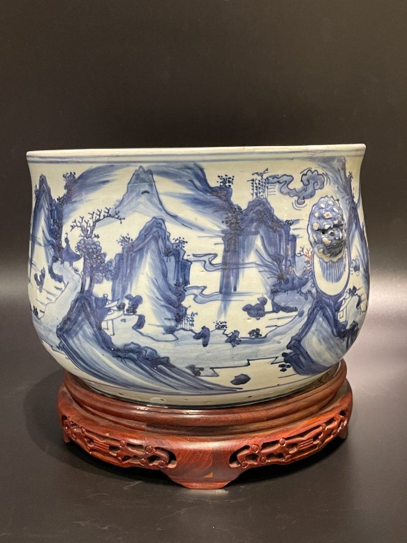 明天启 青花山水人物图铺首大炉 - 图3