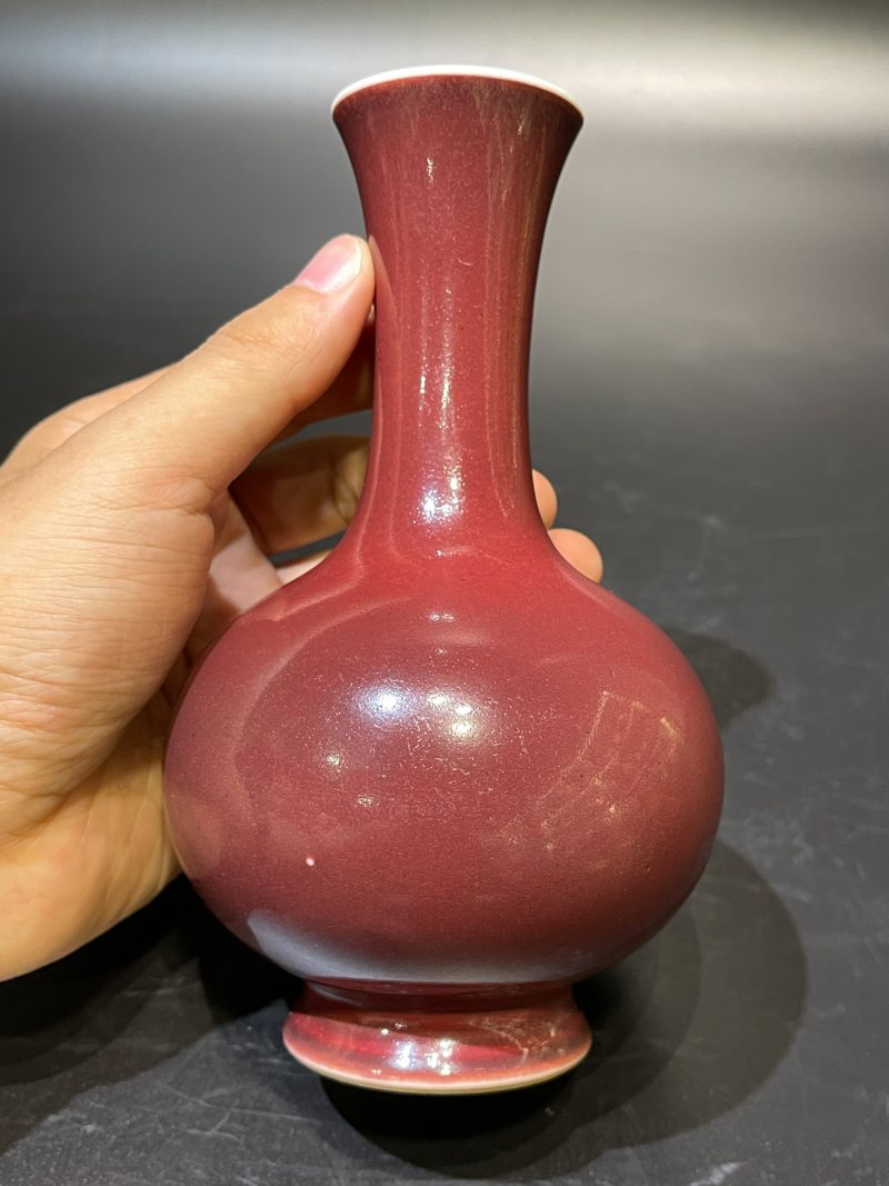清乾隆 霁红釉小天球瓶 - 图5