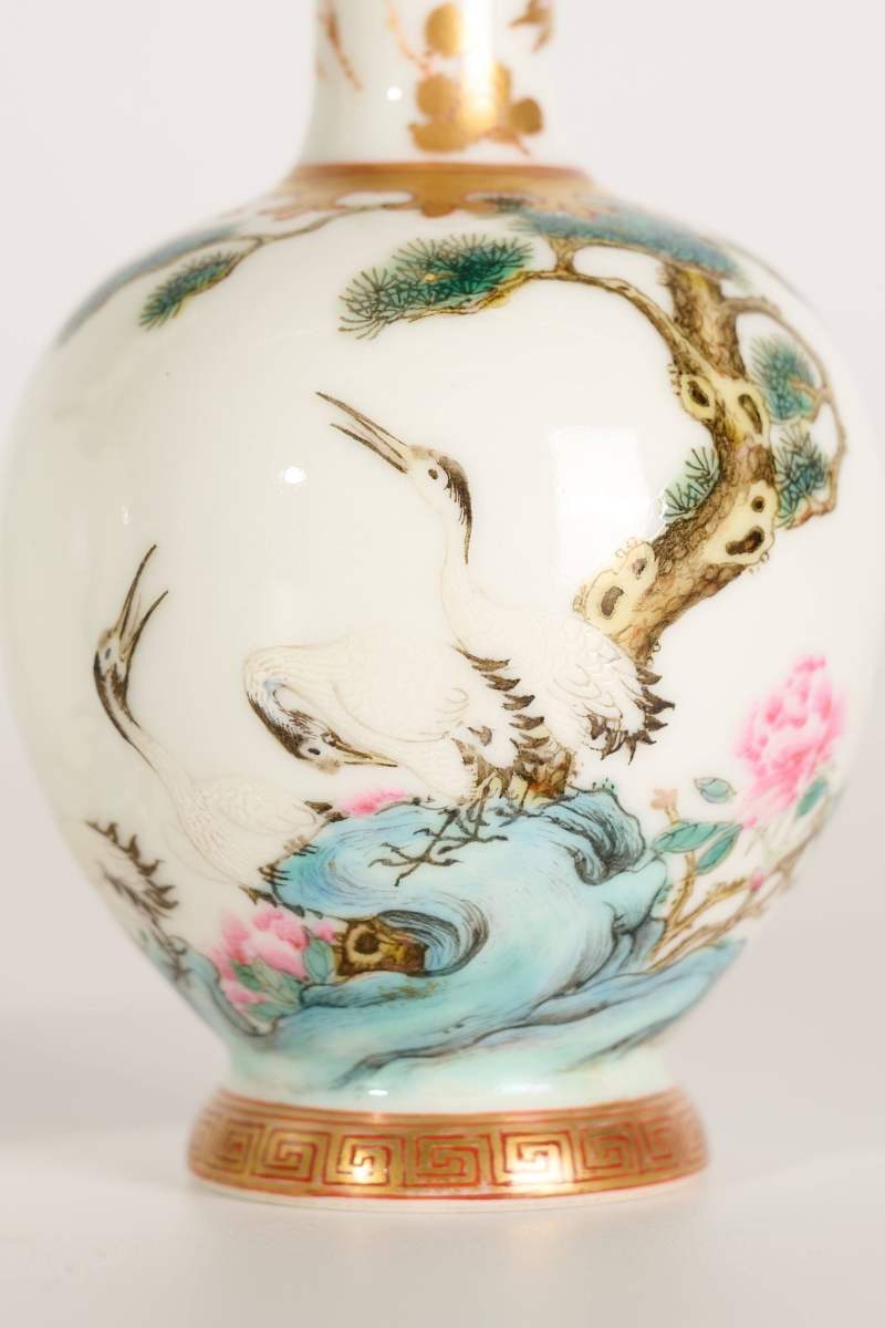 Lot841 民国 珐琅彩松鹤纹小赏瓶一对 - 图6