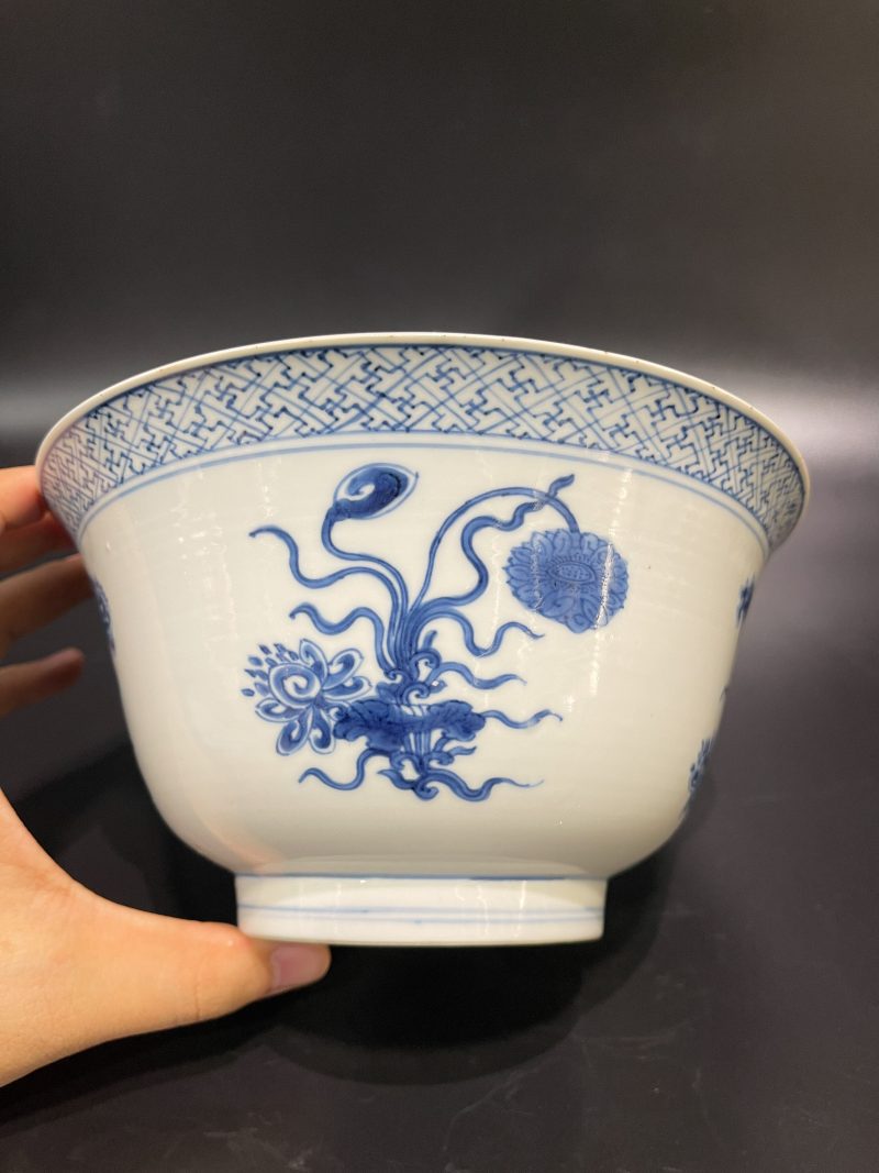 清康熙 青花一束莲纹大碗 - 图2