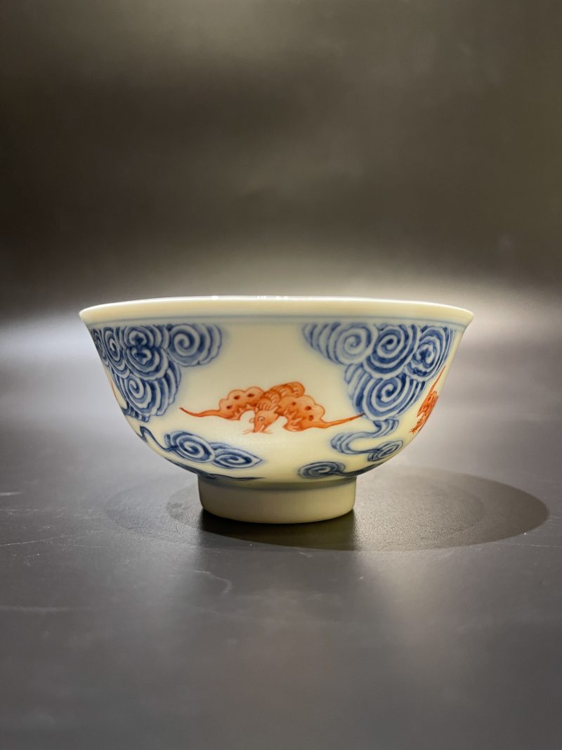 清光绪 青花矾红云蝠纹茶圆 - 图2