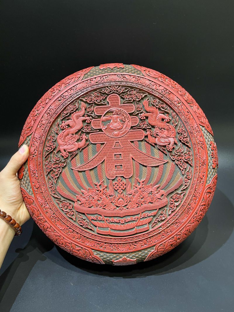 清乾隆 剔彩云龙纹春寿宝盒 - 图4