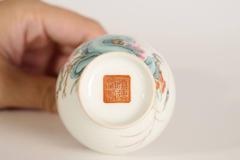 Lot841 民国 珐琅彩松鹤纹小赏瓶一对 - 图8