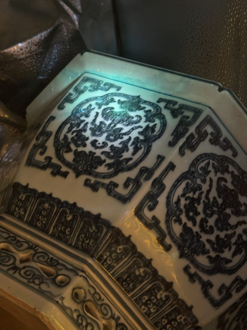 清乾隆 青花团花纹六方大花盆 - 图14