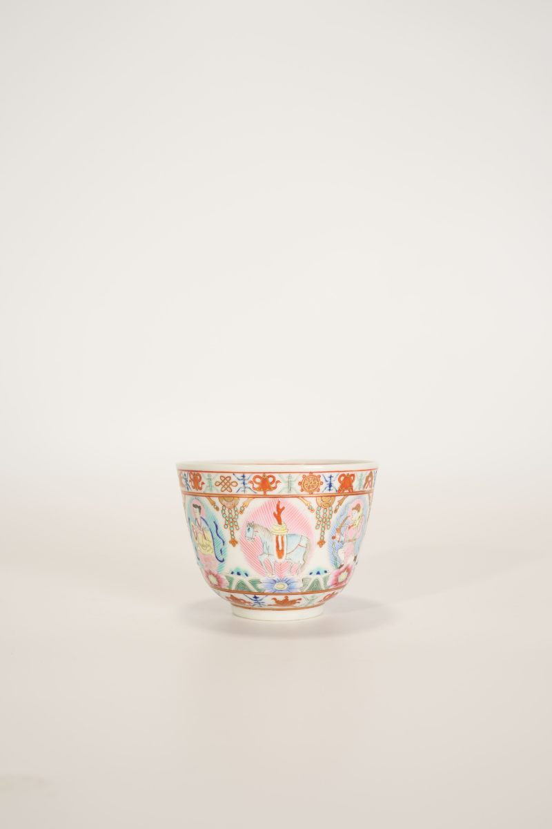 Lot845 清道光 粉彩八宝莲纹杯 - 图6
