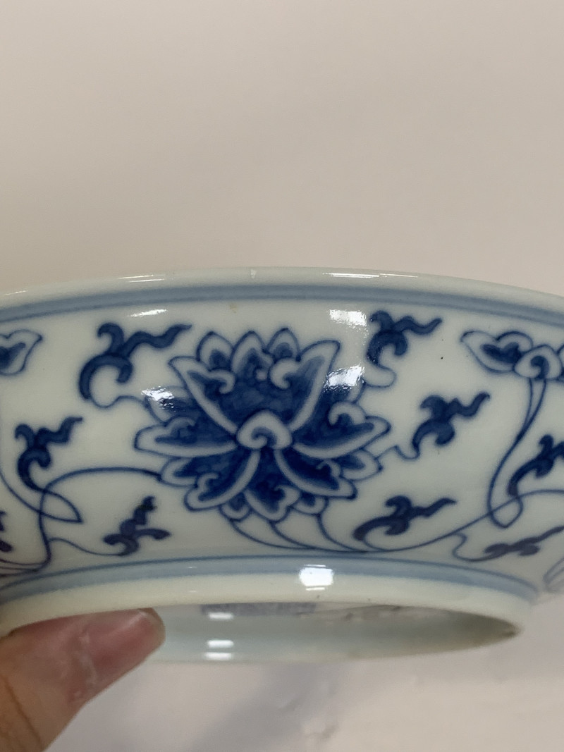 清道光 青花缠枝蕃莲纹盘 - 图8